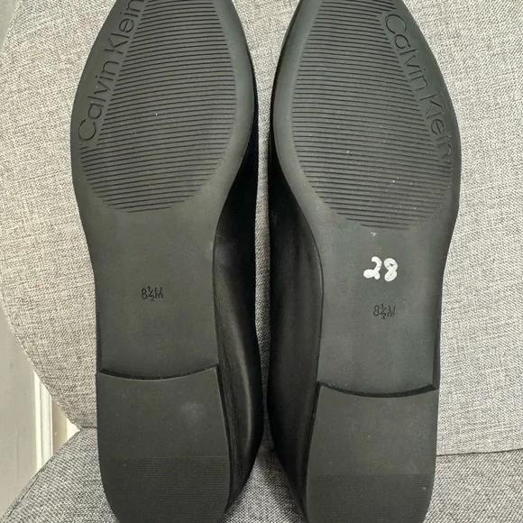 Calvin Klein Black Pointed Flats - Picture 2 of 3